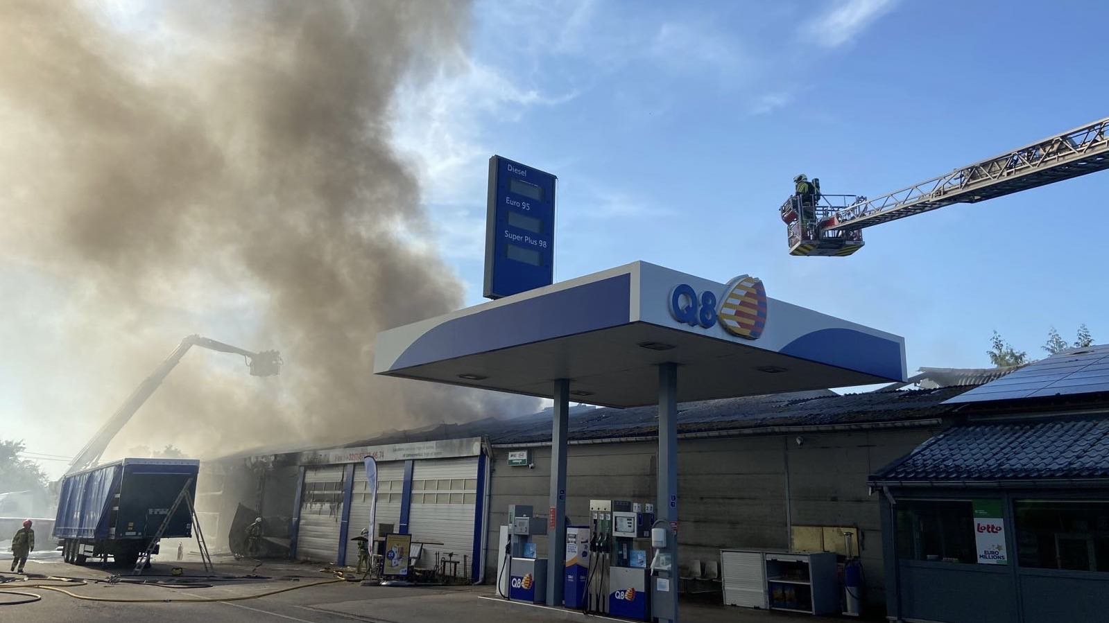 Important incendie dans une carrosserie à Plombières : 2 blessés légers