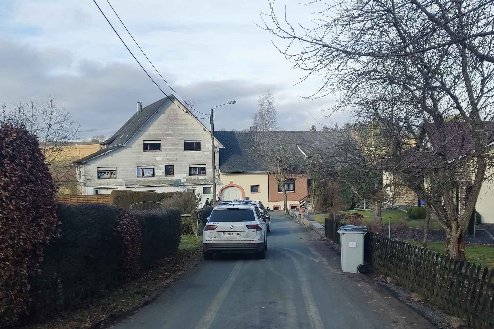 Coup de couteau mortel à Saint-Vith : prolongation de la détention provisoire des suspects