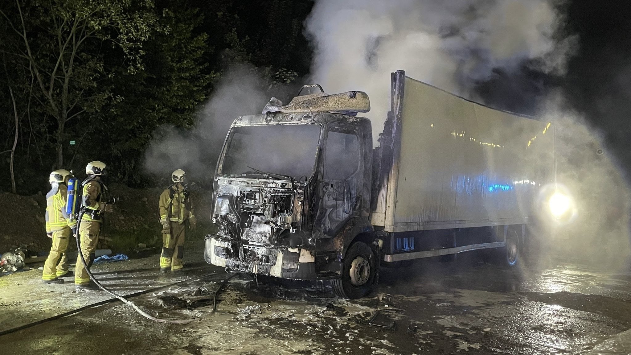 Un camion a totalement pris feu ce matin à Olne