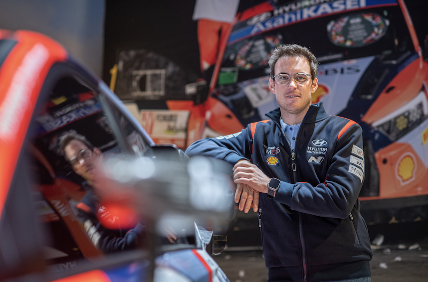 Le champion du monde Thierry Neuville au départ des Legend Boucles 2025 !