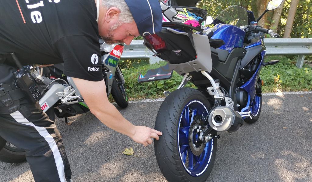 Stoumont : la police contrôle le bruit des motos !