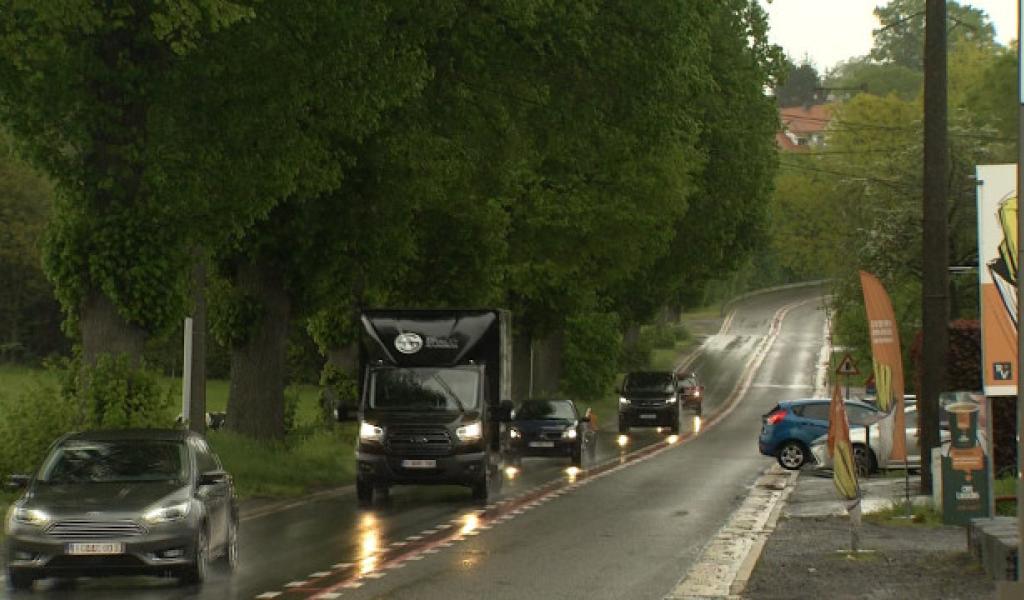 Le Ministre de la Mobilité n’exclut pas l’abattage d’arbres dans la côte d’Oneux