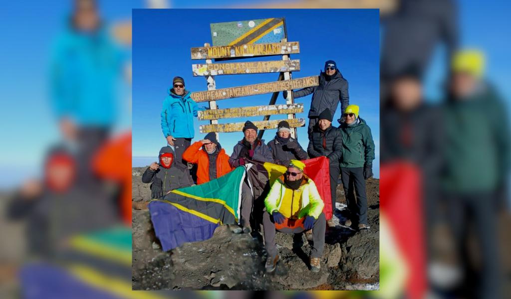 Un Ensivalois guide un aveugle jusqu’au sommet du Kilimandjaro