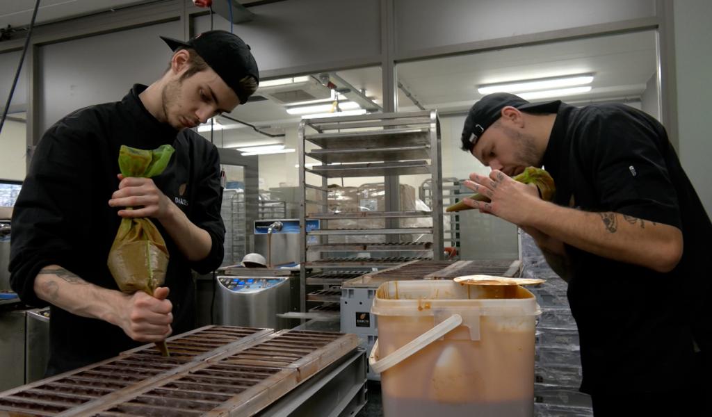 Derniers préparatifs du réveillon pour la chocolaterie Darcis