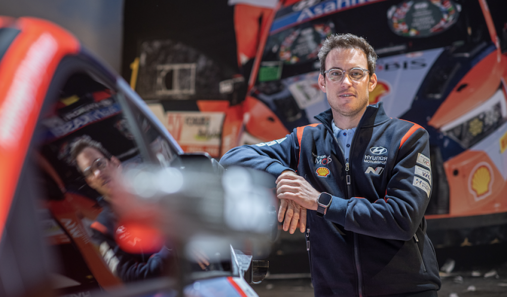 Le champion du monde Thierry Neuville au départ des Legend Boucles 2025 !