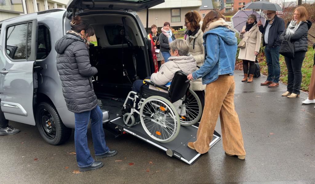 Stavelot: nouveau véhicule adapté pour le transport social