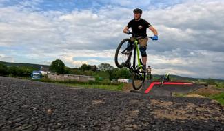 Le nouveau pumptrack inspire déjà les plus jeunes