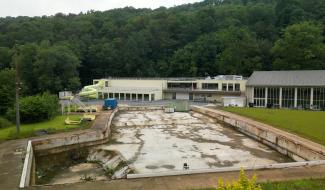 Top départ pour les travaux du bassin extérieur de la piscine de Spa