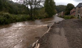 Theux : la rue de la Hoëgne inondée pendant la nuit