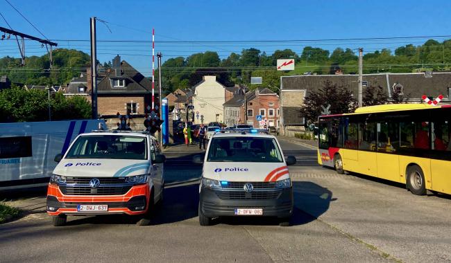 Barrière cassée au passage à niveau à Theux: embouteillages jusqu'à l'E42