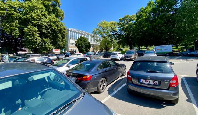 8 places de parking perdues à la piscine mais récupérées ailleurs ?