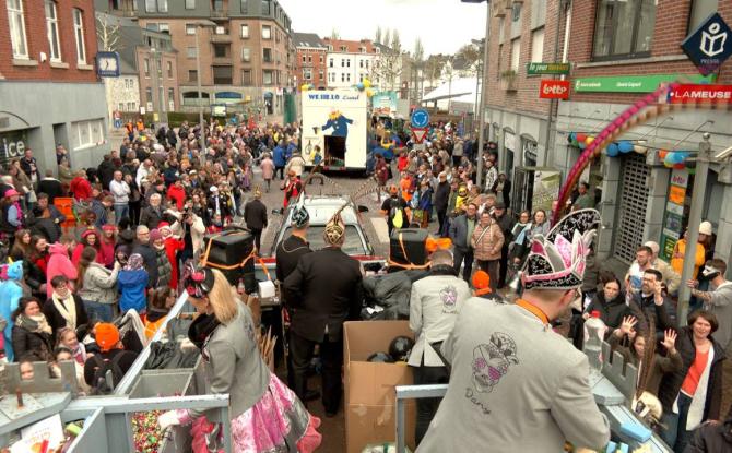 Laetare de Welkenraedt : le cortège change de sens !