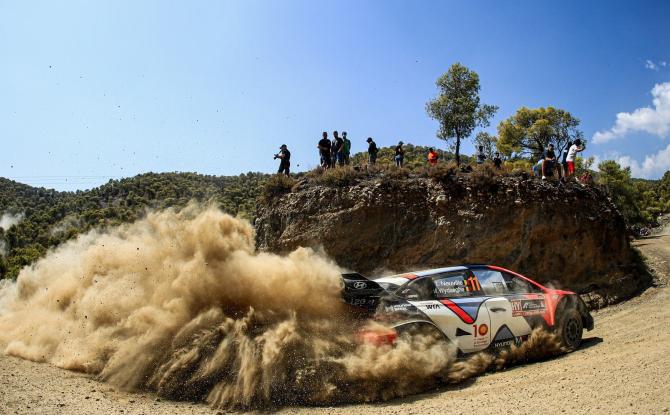 WRC : Thierry Neuville gagne l'Acropole et se rapproche du titre mondial