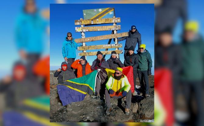 Un Ensivalois guide un aveugle jusqu’au sommet du Kilimandjaro